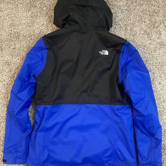 North Face Coat “DRYVENT” - Picture 2 of 6